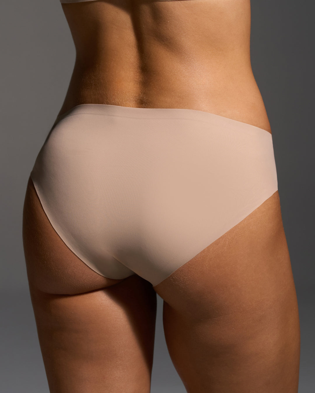 Nude Brief